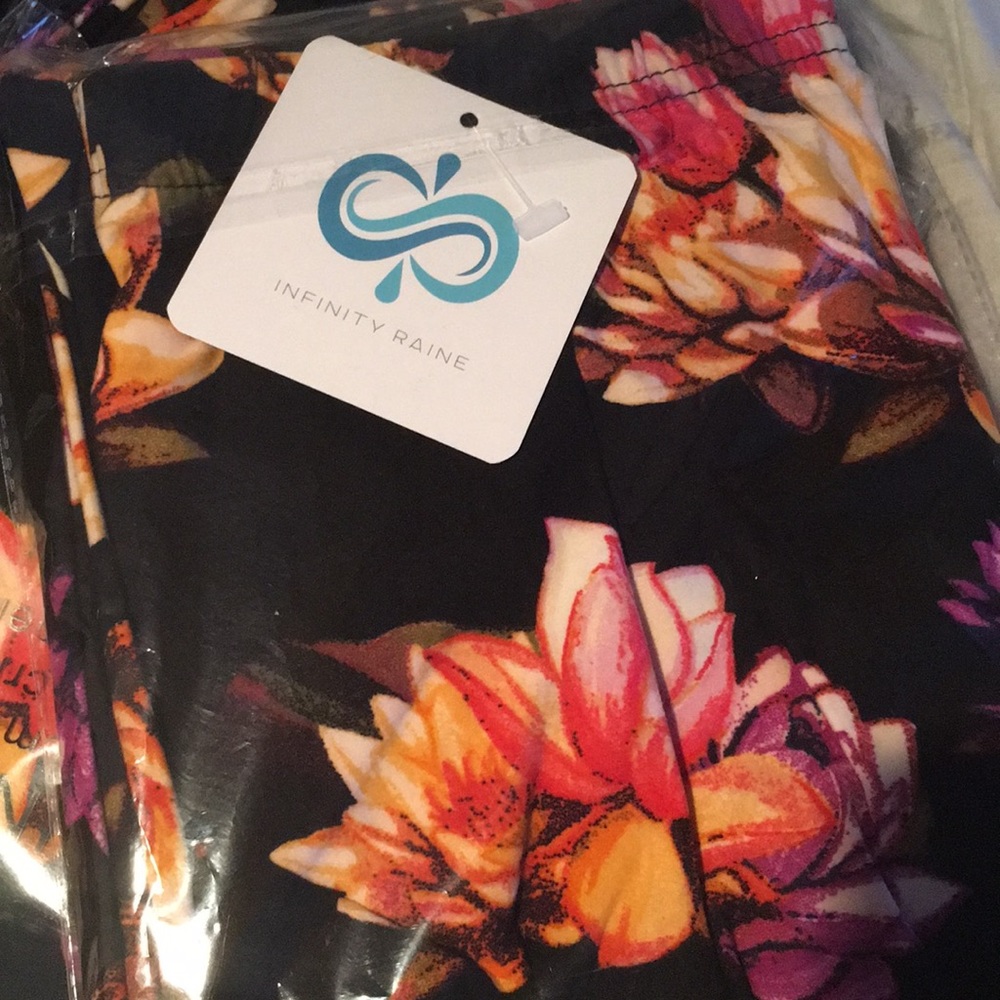 Lotus leggings  Bundle and save!! - Picture 2 of 2